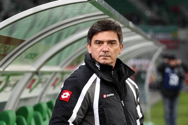 PREMIER LEAGUE, POLISH LEAGUE, FOOTBALL, 18. ROUND, MATCH BETWEEN WKS SLASK WROCLAW - KS RUCH CHORZOW; WALDEMAR FORNALIK (RUCH) HEAD COACH -  20120218CSJP3010