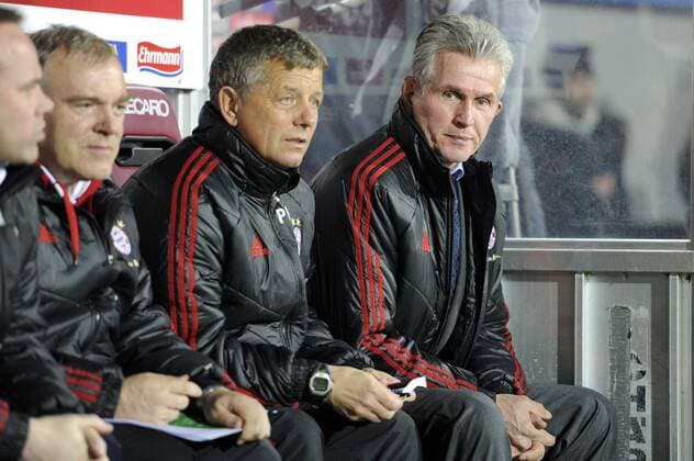 v.re:Jupp HEYNCKES (Trainer Bayern Muenchen),Peter HERMANN,Co Trainer (FC Bayern Muenchen),Hermann GERLAND,Co Trainer Bayern Muenchen,Christian NERLINGER (Sportdirektor Bayern Muenchen). SC Freiburg-FC Bayern Muenchen (München). Fussball,Liga1,1.Bundesliga,Saison2011 12,2011 2012 ,Spieltag22, am 18.02.2012.