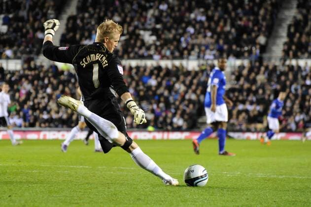 23.02.2012. Derby, England. Derby County v Leicester City. Kasper Schmeichel (Leicester City) in action during the NPower Championship game played at the Pride Park Stadium. Leicester won the game 0-1. xAnthonyxStanleyx  ActionPlus11245411
