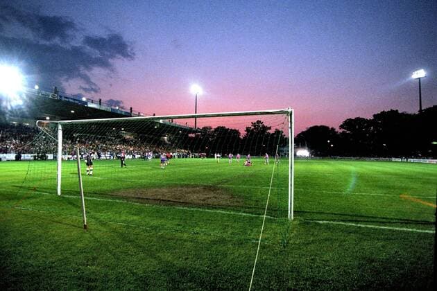 Aus Relegationsspiel zur 2. BL Saison 1996 1997 Regionalliga Nord-Ost Regionalliga Nord FC Energie Cottbus im Stadion der Freundschaft - Nach knapp 20 Minuten war der Flutlichtausfall wieder behoben
