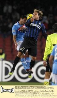 Walter Gargano Napoli Diego Forlan Inter - Serie A 2011 2012 SSC Neapel vs Inter Mailand - PaoloxNucci