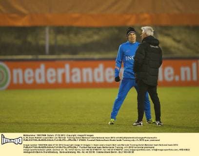 (L-R) Arjen Robben coach Bert van Marwijk Training Dutch National team National team 2012 xVIxWJxDijkdrentx xOrangexPicturesxIVx 579539