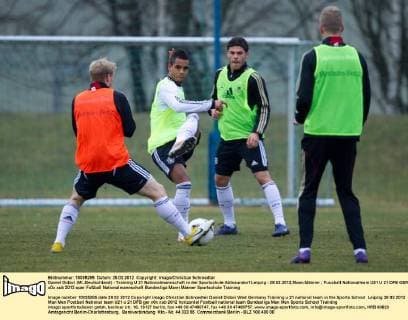 Daniel Didavi (Mi.,Deutschland) - Training U 21 Nationalmannschaft in der Sportschule Abtnaundorf Leipzig - 28.02.2012,Mann,Männer