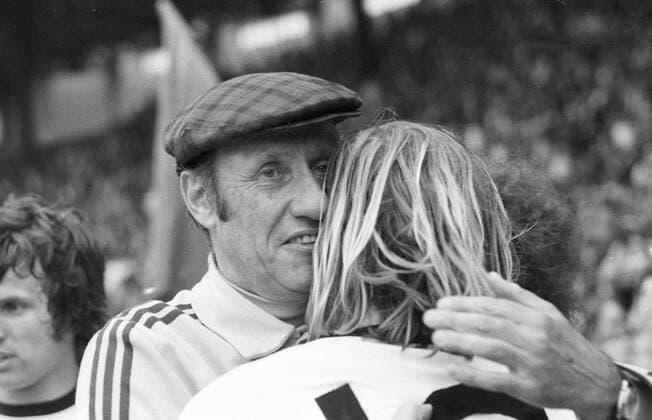 Bundestrainer Helmut Schön (li.) und Günter Netzer (beide BR Deutschland) sind Europameister 1972