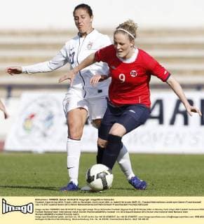 Fussball, Algarve Cup 2012, Frauen, USA vs. Norwegen, Carli Lloyd (USA, L), Isabell Herlovsen (NOR, R)