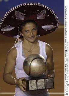 ACAPULCO, March 3, 2012 - Sara Errani of Italy poses with her champion trophy after winning the women s singles final against her compatriot Flavia Pennetta at the Mexican Open Tennis Tournament, in Acapulco, Mexico, March 3, 2012. - 