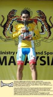 Jose Rodolfo SERPA PEREZ ( COL Androni Giocattoli ) gewinnt die Tour de Langkawi 2012 - Podium - Freude - Siegerehrung - Emotionen - hoch - Event: 10. Etappe - Tasik Kenyir to Kuala Terengganu 116.9 km - Tour of Langkawi - Tour de Langkawi - Le Tour de Langkawi 2012 - Location: Kuantan - Malaysia - Asien - Asia - Datum: 04.03.2012 - Contact