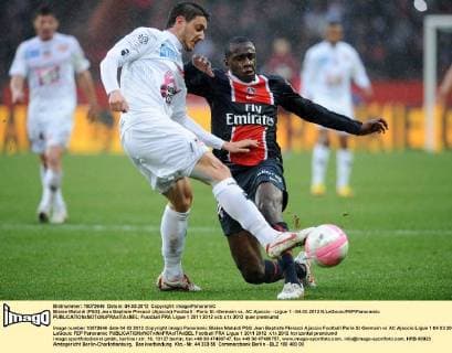 Blaise Matuidi (PSG) Jean Baptiste Pierazzi (Ajaccio) Football : Paris St.-Germain vs. AC Ajaccio - Ligue 1 - 04.03.2012 N.LeGouic FEP Panoramic 