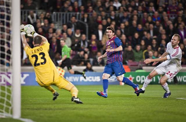 Barcelona, 07.03.2012, Fussball Lionel Messi (Barca), Torwart Bernd Leno (Bayer), Michal Kadlec (Bayer) FC Barcelona - Bayer Leverkusen mm