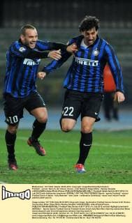 Football - soccer: Serie A, AC Chievo Verona - Inter Mailand, Diego Milito - Wesley Sneijder xHOCHxZWEIx xItalyxPhotoxPressx 