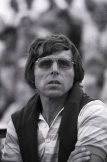 Fußball, Trainerhistorie KSV Hessen Kassel von 1964 bis heute Timo KONIETZKA (KSV Hessen Kassel) als Übungsleiter auf der Bank im Auestadion. Trainer beim Zweitligisten in Nordhessen in der ersten Spielzeit der eingleisigen 2. Fußball-Bundesliga in der Saison 1982 1983
