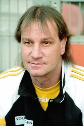 Michael Lorkowski langjähriger BL Trainer - hier anlässlich eines Turniers am 15.05.1998 im Eintrachtstadion in Braunschweig.