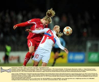 Fussball, Frauen, Saison 2011 2012, Champions League, Viertelfinale (Hinspiel), 1. FFC Turbine Potsdam - FC Rossiyanka (Russland), im Bild: v. l. Tabea Kemme (Turbine Potsdam) und Sofia Jakobsson (FC Rossiyanka) , 14.03. 2012,