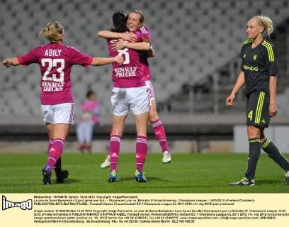 La joie de Sonia Bompastor (Lyon) apres son but - - Olympique Lyon vs. Bröndby IF Idraetsforening - Champions League - 14 03 2012 xFredericChambertx 