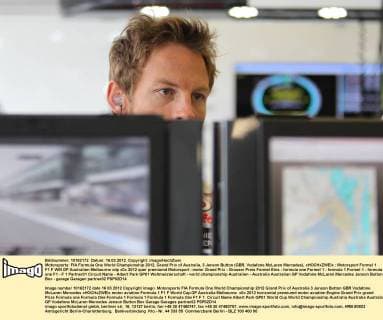 Motorsports: FIA Formula One World Championship 2012, Grand Prix of Australia, 3 Jenson Button (GBR, Vodafone McLaren Mercedes), xHOCHxZWEIx