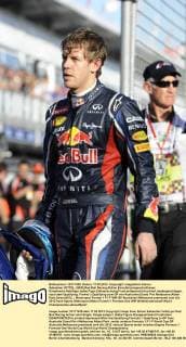 Sebastian VETTEL (GER),Red Bull Racing,Aktion,Einzelbild,angeschnittenes Einzelmotiv,Halbfigur,halbe Figur,Enttaeuschung,Frust,enttaeuscht,frustriert,niedergeschlagen, nach dem Qualifying. Formel 1,Qualifying zum GP von Australien,Grand Prix Melbourne,Albert Park,Saison2012,