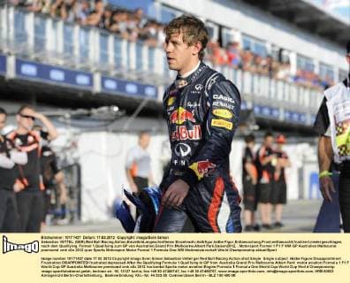Sebastian VETTEL (GER),Red Bull Racing,Aktion,Einzelbild,angeschnittenes Einzelmotiv,Halbfigur,halbe Figur,Enttaeuschung,Frust,enttaeuscht,frustriert,niedergeschlagen, nach dem Qualifying. Formel 1,Qualifying zum GP von Australien,Grand Prix Melbourne,Albert Park,Saison2012,