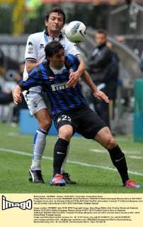 Diego MILITO (Inter), Cristian RAIMONDI (Atalanta) Milano 18 03 2012 Stadio Giuseppe Meazza Serie A 2011 2012 Football Calcio Inter Vs Atalanta allexsabba