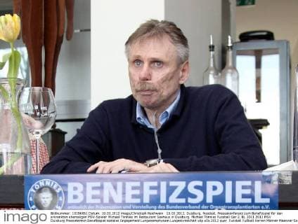 19.03.2012, Duisburg, Fussball, Pressekonferenz zum Benefizspiel für den erkrankten ehemaligen MSV-Spieler Michael Tönnies im Restaurant Seehaus in Duisburg. Michael Tönnies