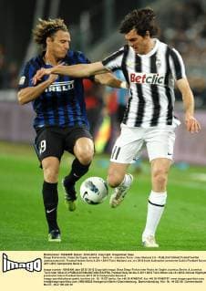 Diego Forlan Inter, Paolo De Ceglie Juventus - Serie A - Juventus Turin - Inter Mailand 2:0 - andreaxstaccioli
