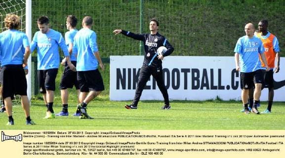 Gentile (Como) - Training von Inter Mailand - Andrea Stramaccioni 