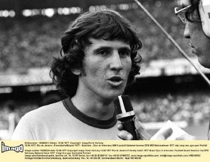 12.06.1977, Rio de Janeiro - Freundschaftsspiel 1977 - Brasilien - Zico im Interview