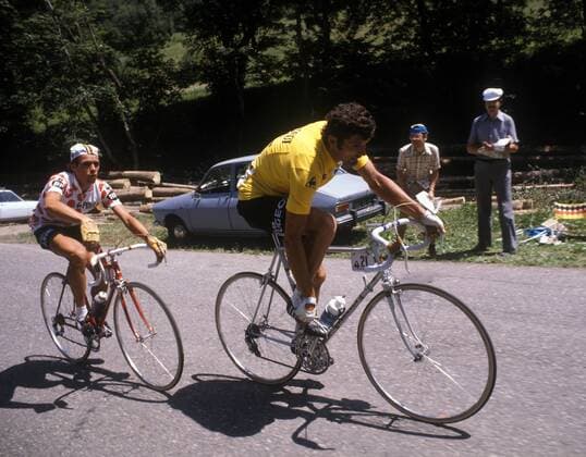 Lucien van Impe (BEL, L) und Bernard Thevenet (FRA)