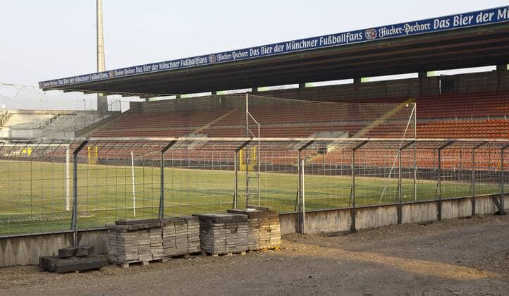 Städtisches Stadion an der Grünwalder Straße, Heimspielstätte von TSV 1860 München II und FC Bayern München II