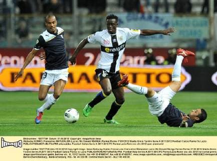 Abdoulay KONKO, Francelino MATUZALEM (Lazio), Mc Donald MARIGA (Parma) Parma 31 03 2012 Stadio Ennio Tardini Serie A 2011 2012 Football Calcio Parma Vs Lazio allexsabba