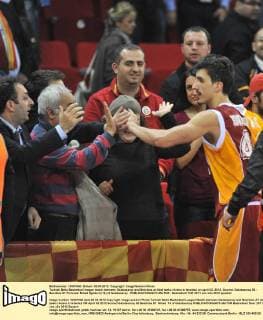 Turkish Beko Basketball league match between Galatasaray and Besiktas at Abdi Ipekci Arena in Istanbul on april 02, 2012. Scored: Galatasaray 92 - Besiktas 81 Pictured: Nihad Djedovic(14) of Galatasaray . 