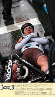 Scheldeprijs 2012 - Ag2r La Mondiale 2012, Kristof Goddaert liegt verletzt am Boden, Schoten 