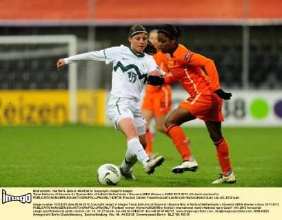 Tanja Salkunic of Slovenie (L) Dyanne Bito of Holland Netherlands v Slovenia UEFA Women s EURO 2011 2012 xVIxJackxJacobsxIVx 636759