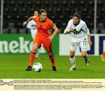 Sherida Spitse of Holland,(L) Urska Zganec of slovenie Netherlands v Slovenia UEFA Women s EURO 2011 2012 xVIxJackxJacobsxIVx 636765