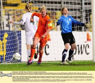 Anisa Rola of slovenie (L),Kirsten van de Ven of Holland,Licija Mori of Slovenie Netherlands v Slovenia UEFA Women s EURO 2011 2012 xVIxJackxJacobsxIVx 636835
