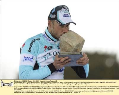 Tom BOONEN (BEL) - Team Omega Pharma - Quickstep avec le trophee CYCLISME : Paris Roubaix - 08 04 2012 PhotoNews Panoramic 