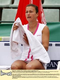TENNIS - WTA, Barcelona Ladies Open BARCELONA,SPANIEN,10.APR.12 - TENNIS - WTA Tennis Damen Tour, Barcelona Ladies Open 2012. Bild zeigt Iryna Bremond (FRA). 