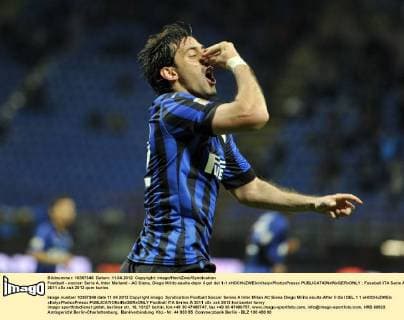 Football - soccer: Serie A, Inter Mailand - AC Siena, Diego Milito esulta dopo il gol del 1-1 xHOCHxZWEIx xItalyxPhotoxPressx 