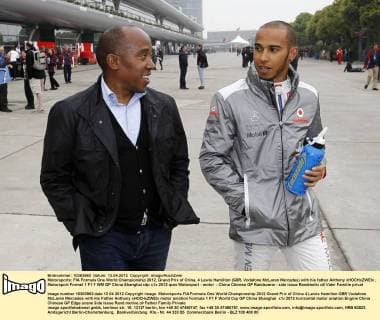 Motorsports: FIA Formula One World Championship 2012, Grand Prix of China, 4 Lewis Hamilton (GBR, Vodafone McLaren Mercedes) with his father Anthony xHOCHxZWEIx
