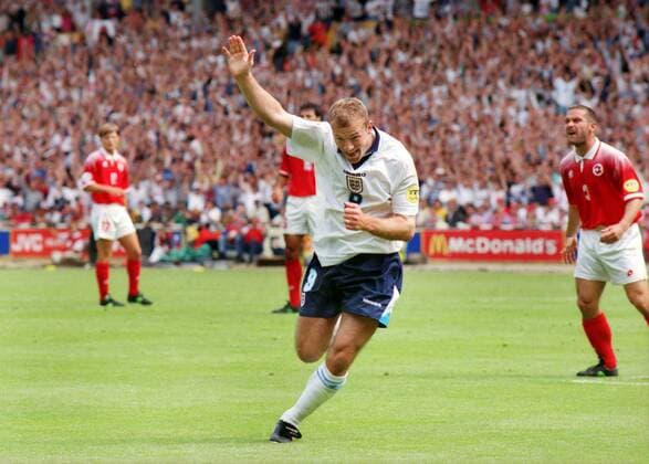 ALAN SHEARER CELEBRATES AFTER SCORING ENGLAND S 1ST GOAL. EURO 96 CHAMPIONSHIPS - ENGLAND v SWITZERLAND, WEMBLEY, 08 06 1996. 