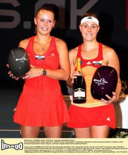 Tennis Angelique Kerber (Kiel), gewinnt Ihr 2.WTA Turnier. Sie besiegte in Kopenhagen Dänemark ,Caroline Wozniacki (Den),in 2 Sätzen :6.4,6:4 Wozniacki links,Kerber rechts