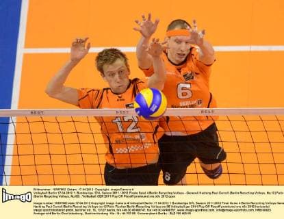 Volleyball Berlin 17.04.2012 1. Bundesliga DVL Saison 2011 2012 Finale Spiel 4 Berlin Recycling Volleys - Generali Haching Paul Carroll (Berlin Recycling Volleys, No.12) Felix Fischer (Berlin Recycling Volleys, No.06)