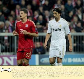 Zwei Ex-Stuttgarter auf der grossen Fussballbühne, V.li. Mario Gomez (Bayern) und Sami Khedira (Real) . FC Bayern München-Real Madrid . München, GER, 17.04.2012 ,Halbfinale Hinspiel, Fussball Champions League 2011-2012 .