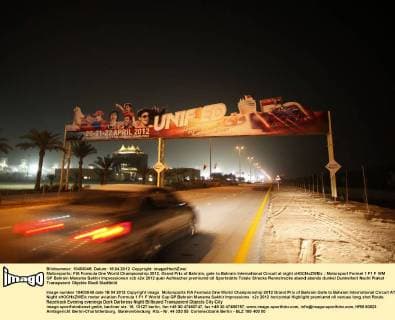 Motorsports: FIA Formula One World Championship 2012, Grand Prix of Bahrain, gate to Bahrain International Circuit at night xHOCHxZWEIx