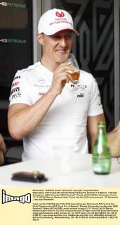 Motorsports: FIA Formula One World Championship 2012, Grand Prix of Bahrain, 7 Michael Schumacher (GER, Mercedes AMG Petronas F1 Team), xHOCHxZWEIx
