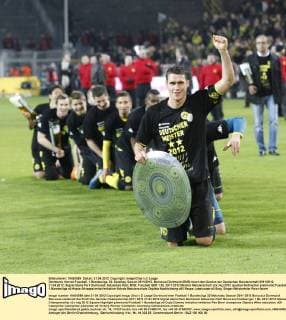 Dortmund, Herren Fussball, 1.Bundesliga, 32. Spieltag, Saison 2011 2012, Borussia Dortmund (BVB) feiert den Gewinn der Deutschen Meisterschaft 2011 2012, 21.04.2012, Signal Iduna Park Dortmund; Sebastian Kehl, BVB