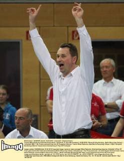 Trainer Mihai Paduretu (Unterhaching) jubelt Volleyball 5. Play-Off Finalspiel 22.04.2012 Generali Unterhaching - Berlin Recycling Volleys