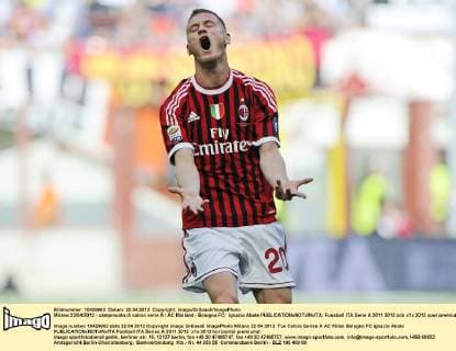 Milano 22 04 2012 - campinoato di calcio serie A AC Mailand - Bologna FC; Ignazio Abate 