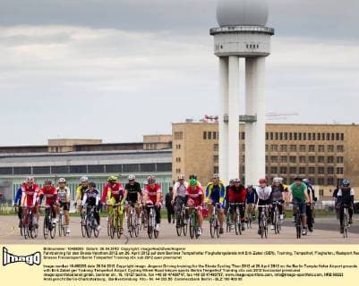 Fahrtraining für den Skoda Velothon 2012 am 26. April 2012 auf dem Berliner Tempelhofer Flughafengelände mit Erik Zabel (GER), Training, Tempelhof, Flughafen,