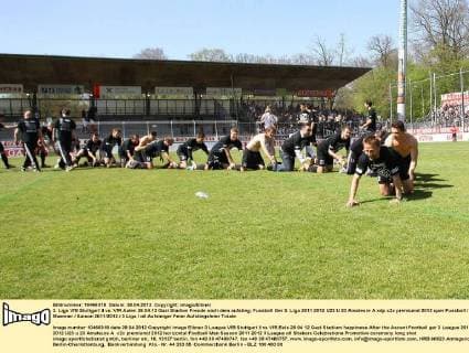 3. Liga VfB Stuttgart II vs. VfR Aalen 28.04.12 Gazi Stadion Freude nach dem aufstieg