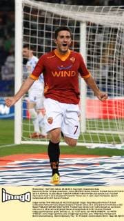 Marquinho Roma 1-0 Goal celebration - Roma 28 4 2012 Stadio Olimpico Football Calcio 2011 2012 Serie A AS Roma Vs SSC Napoli andreaxstaccioli
